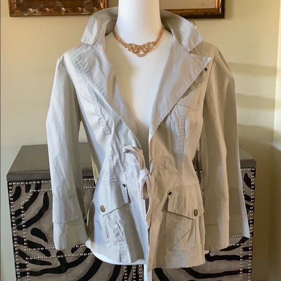 Jackets & Blazers - Lightweight jacket adorable! Size PL